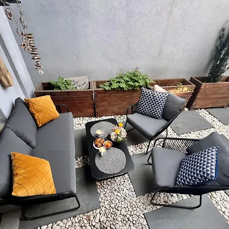 Opera Theatre Apartment With A Courtyard Varna Exterior photo